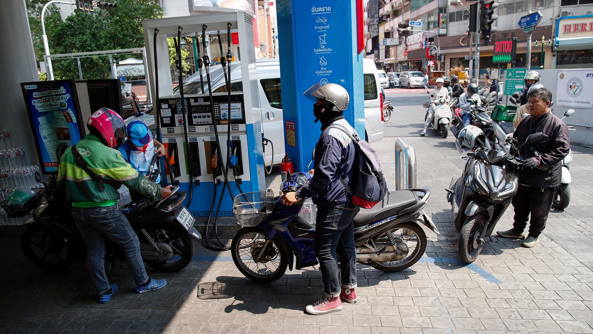 tankstelle bangkok 100