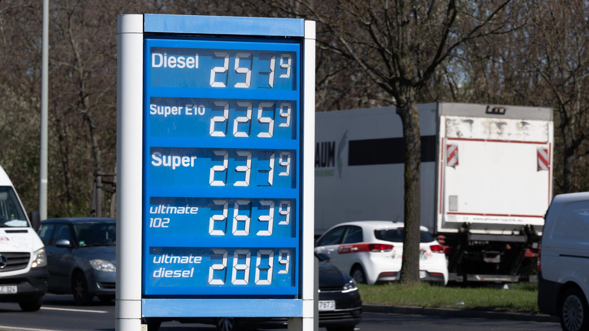 tankstelle dresden 100