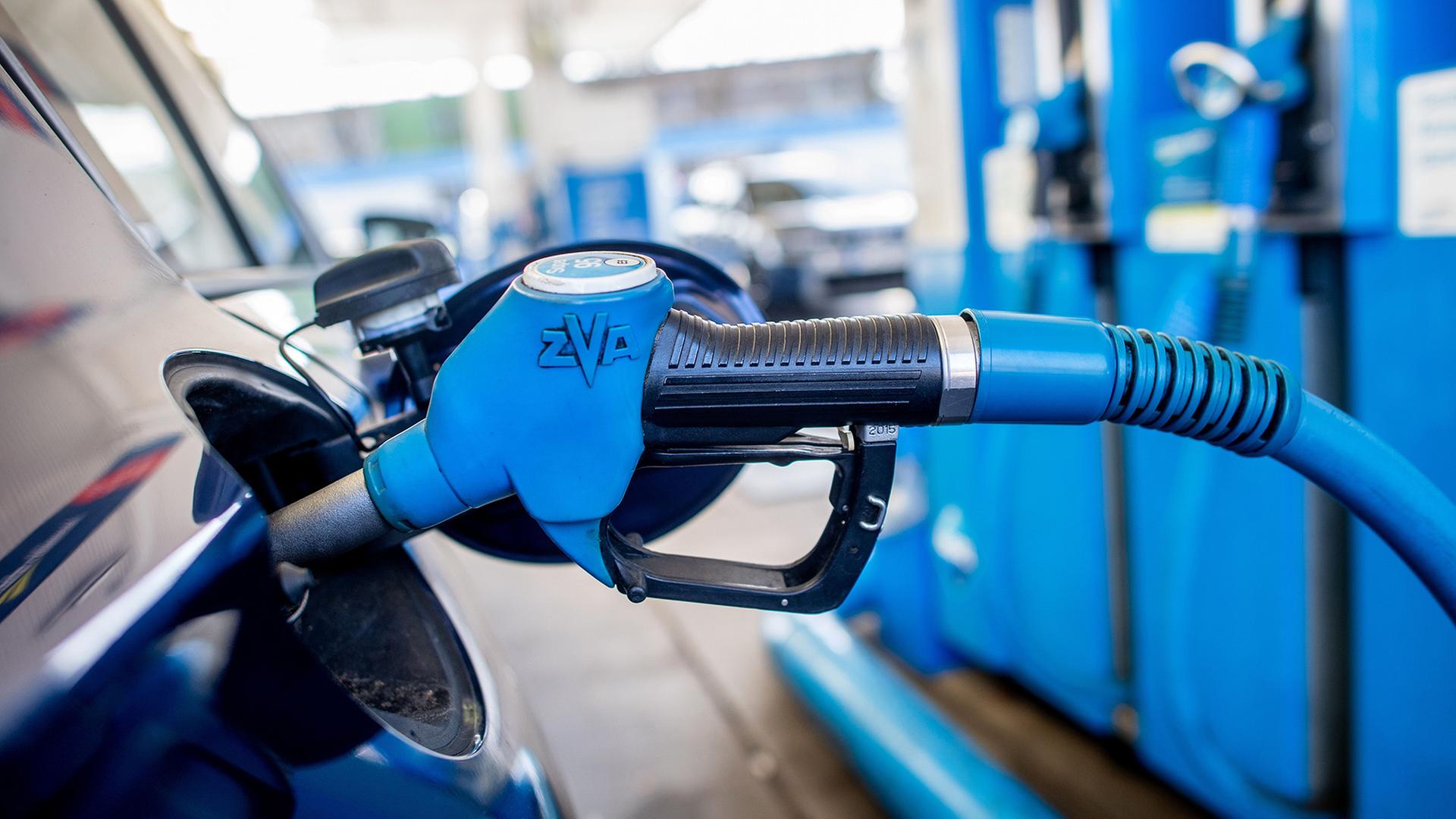 tankstelle zapfhahn 102