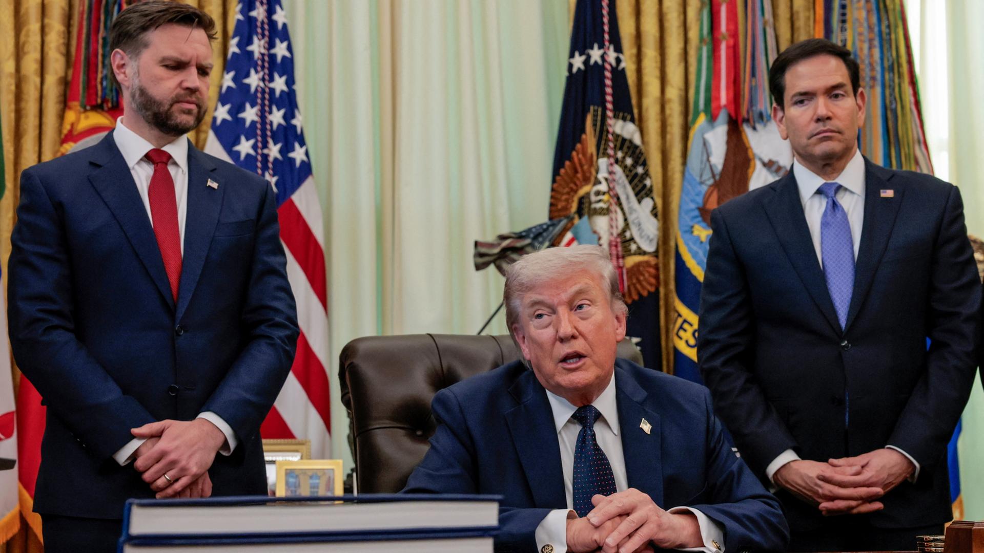 trump vance trump 100