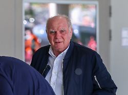 aufsichtsratsmitglied und ehrenpraesident uli hoeness fc bayern muenchen fc bayern muenchen vs paris saint germain fussball uefa champions league halbfinale rueckspiel 06 05 1