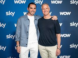 der ehemalige formel 1 pilot ralf schumacher 50 rechts und sein partner etienne bousquet cassagne 36 heiraten und lassen sich dabei von der kamera begleiten