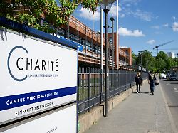 die familie des ebola patienten wurde auch in die berliner charite gebracht