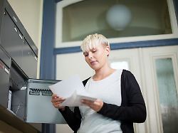 die verbraucherzentrale berlin warnt vor ueberteuerten leistungen von drittanbietern bei der buchung eines nachsendeauftrags