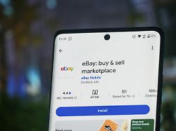 ebay app seite die sich auf kauf und verkauf konzentriert und auf einem mobilgeraet angezeigt wird