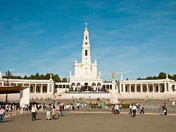 fatima portugal october 7 2012 pilgrims visiting catholic pilgrimage center in fatima and attending ceremonies copyright xdinozzaver 1x panthermedia69009802