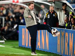 fussball maenner laenderspiele schweiz deutschland st jakob park trainer julian nagelsmann deutschland in aktion julian nagelsmann trainiert die fussballer der deutschen nationalmannschaft