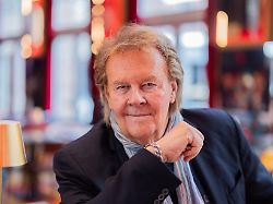 howard carpendale saenger und entertainer aufgenommen im schlager cafe