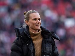 kathleen krueger fc bayern muenchen teammanagerin ger fc bayern muenchen fcb vs sv werder bremen svw fussball bundesliga 18 spieltag saison 2023 2024 21 01