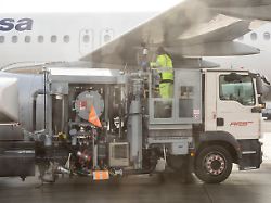 lufthansa airplane refueling lufthansa airplane refueling on the airport in munich loading cargo 1