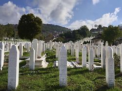 memorijal kova i kova i memorial cemetery gedenkstaette fuer die opfer der belagerung von sarajevo sarajevo bosnien herzegowina