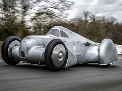 replika renner anhand von fotos und archivunterlagen ist der auto union lucca bis ins detail neu aufgebaut worden