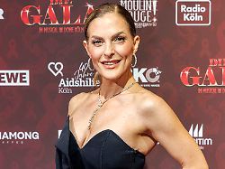 sandy moelling von den no angels bei der charity gala zugunsten der aidshilfe koeln im musical dome koeln 01 12