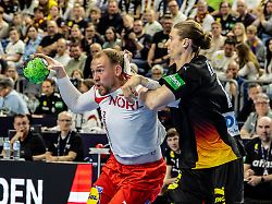 simon bogetoft pytlick daenemark 43 vs juri knorr deutschland 15 ger deutschland ger vs daenemark den handball laenderspiel herren spielzeit 2025 2026 17 05