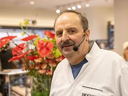 stuttgart themenbilder johann lafer shop opening meets and greets bei breuninger stuttgart 04 04 2026 themenbilder johann lafer shop opening meets and greets bei breuninger stuttgart 04 04
