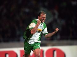 torschuetze arie van lent sv werder bremen jubelt scorer arie van lent sv werder bremen cheering
