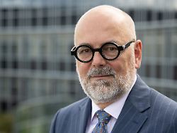 torsten albig cheflobbyist von philip morris deutschland aufgenommen in der berliner repraesentanz von philip morris