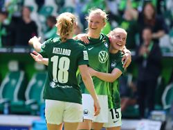 wolfsburg deutschland 17 mai 2026 1 frauen bundesliga 26 spieltag vfl wolfsburg vs 1 fc nuernberg im bild v li