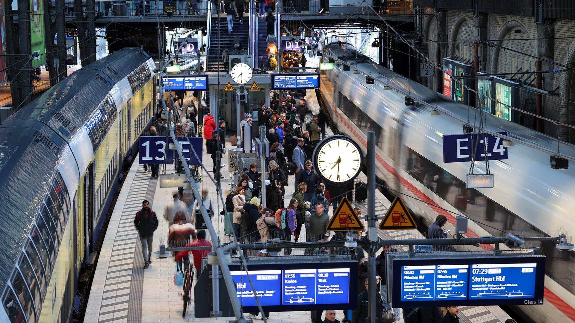 bahnsteig hamburg 104