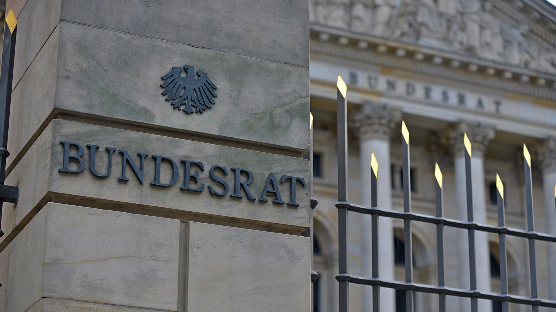 bundesrat schriftzug 104