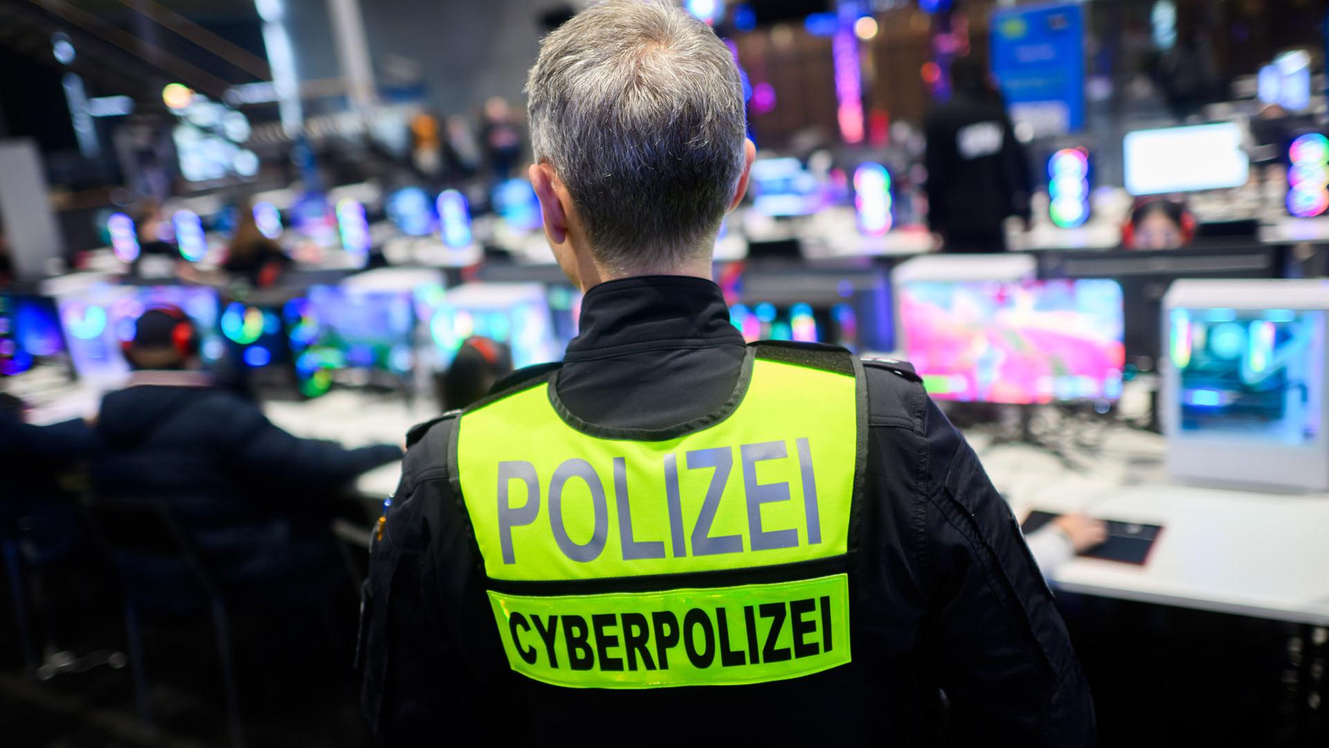 cyber polizei 100