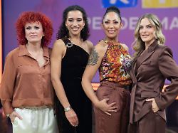 die band no angels mit v l lucy diakovska nadja benaissa jessica wahls und sandy moelling moelling 30 rtl spendenmarathon wir helfen kindern fernsehen 20 21 11