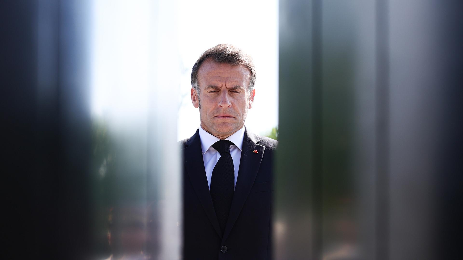 emmanuel macron 180