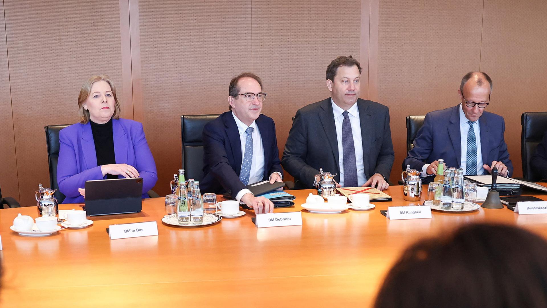 merz klingbeil bas dobrindt 100