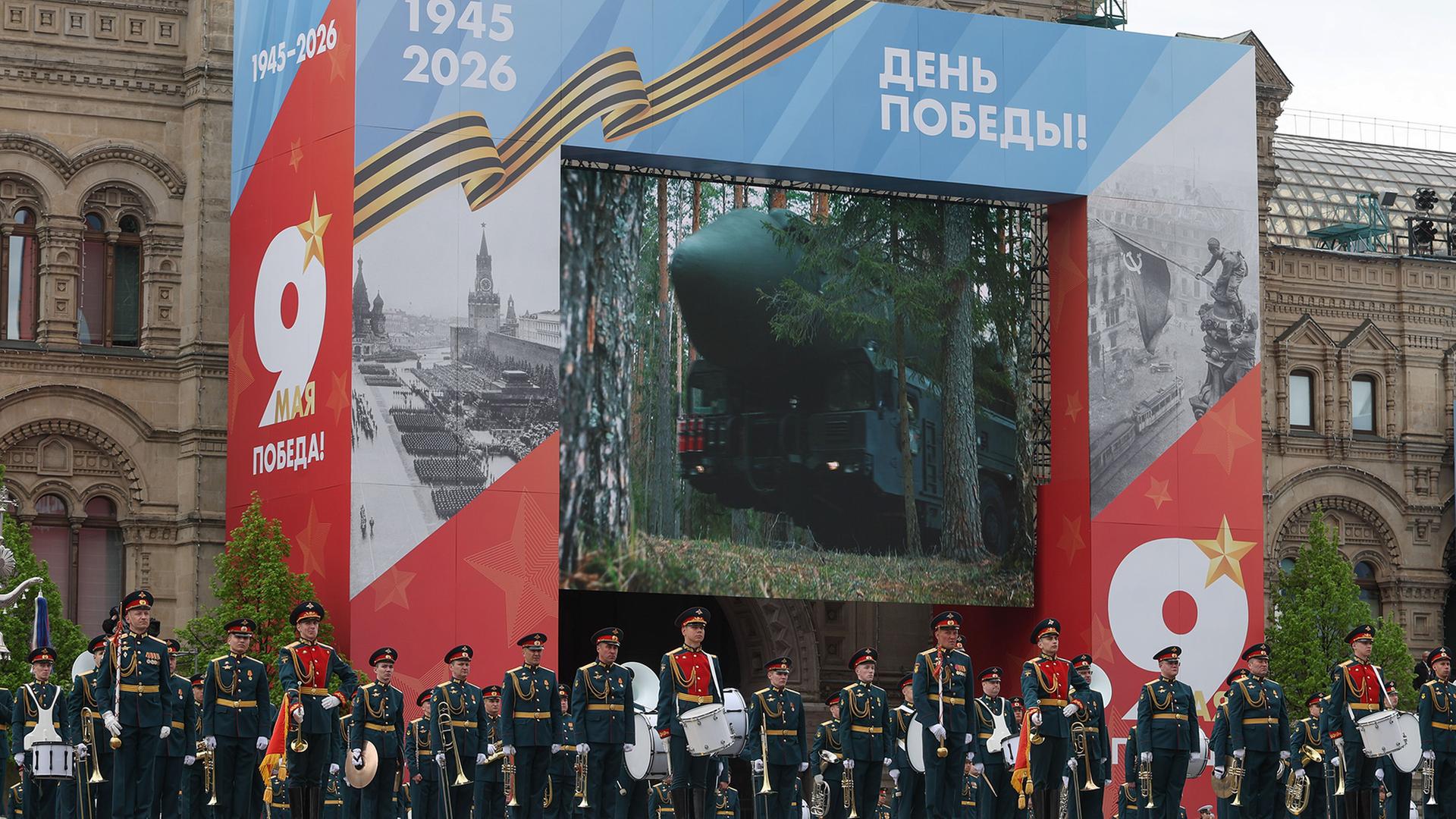 militaerparade moskau 118