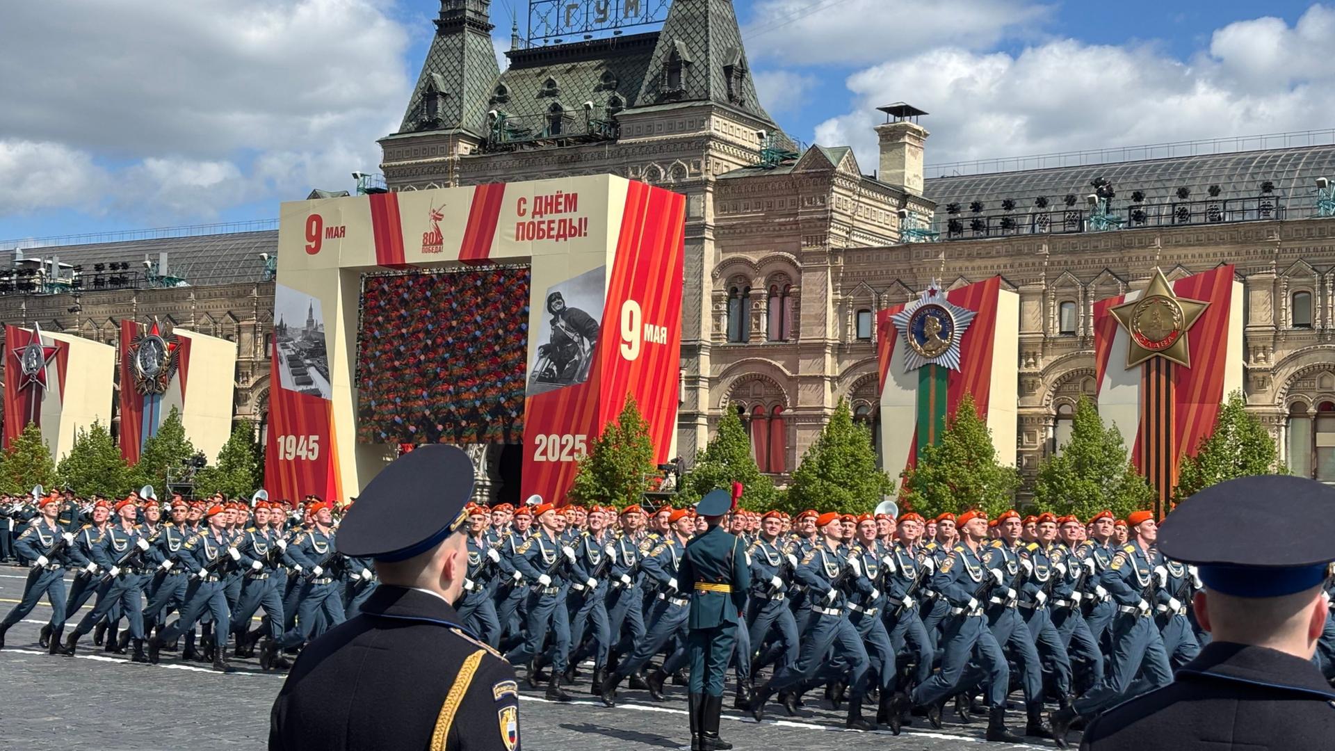 militaerparade russland 102