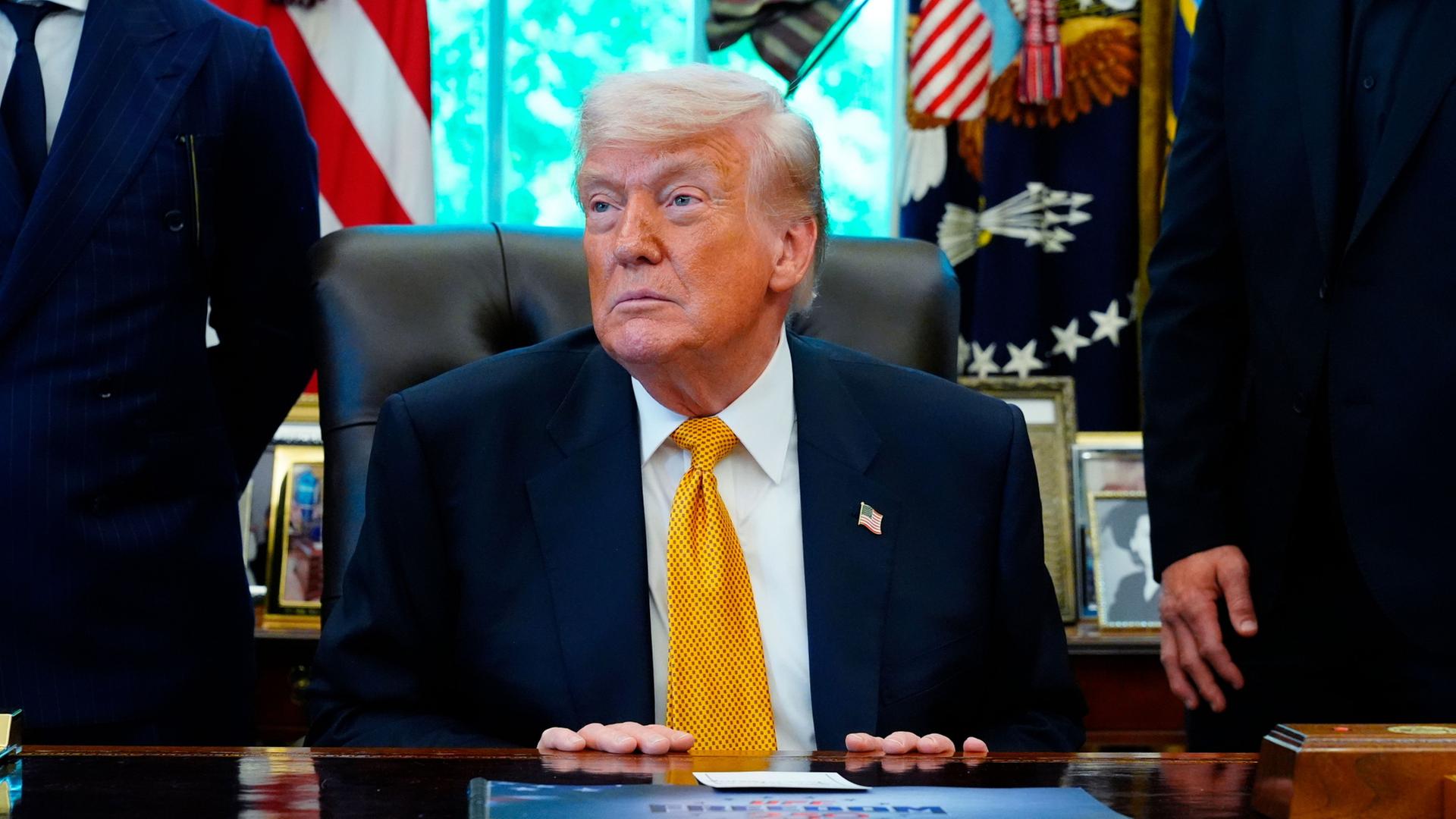 trump 4942