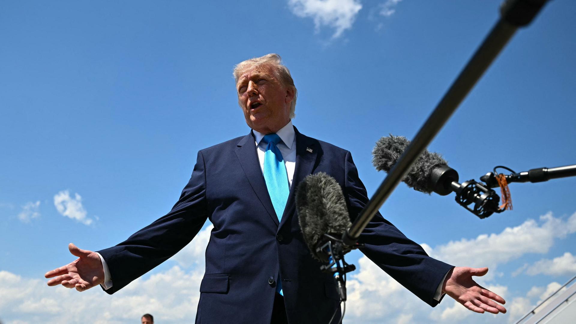 trump mikro 100