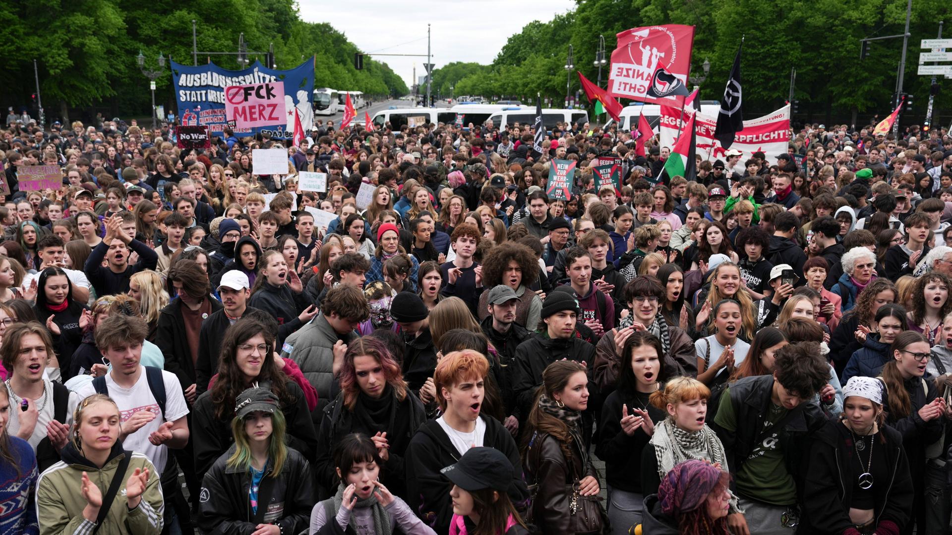 wehrpflicht proteste 100