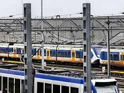 2026 01 13 12 57 37 den haag zuege stehen auf einem betriebsgelaende der niederlaendischen eisenbahnen ns