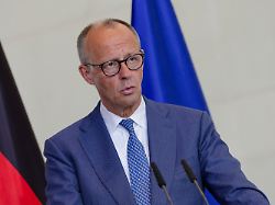 2026 06 02 deutschland berlin bundeskanzler friedrich merz cdu waehrend der gemeinsame pressekonferenz press conference mit dem ungarischen ministerpraesidenten