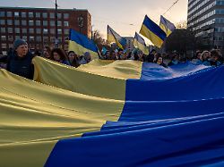 24 02 2026 bremen deutschland 4 jahrestag des russischen angriffkriegs gegen die ukraine demonstrationszug von ukrainern fluechtlinge und exilanten 00a260224d044caro
