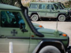 26 09 2018 niedersachsen bergen gelaendewagen der bundeswehr vom typ greenliner stehen bei der informationslehruebung landoperationen 2018 auf dem uebungsplatz