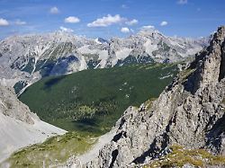 am hafelekar ausblick vom karwendelblick der innsbrucker nordkette auf das karwendelgebirge der alpen alpenlandschaft innsbruck tirol oesterreich europa