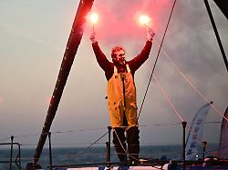 am ziel vendee globe sieger charlie dalin