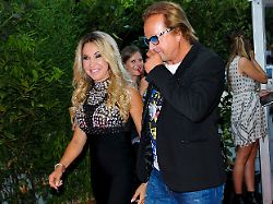 archivbild reality star robert geiss hat seinen followern auf instagram von einem brutalen ueberfall in frankreich berichtet robert geiss carmen geiss am montag 26 07