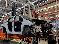 auf geht s ans ausschlachten alle airbags sind schon vorher zum kontrollierten platzen gebracht