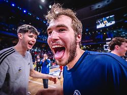 basketball berlin 019 06 2026 saison 2025 2026 easycredit bbl 1 bundesliga maenner herren playoffs halbfinale spiel 5 alba berlin bma365 bamberg baskets alba gewinnt malte delow alba berlin no