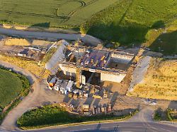baustelle mit brueckenbauwerk ausbau der s 177 bei wuenschendorf wuenschendorf sachsen deutschland