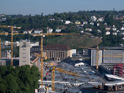 blick auf die baustelle des bahnprojekts stuttgart 21 am hauptbahnhof