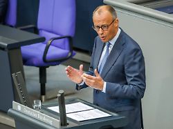 bundeskanzler friedrich merz cdu im deutschen bundestag am 11 06 26 in berlin