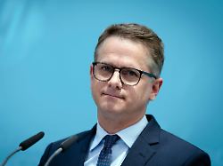 carsten linnemann bei der pressekonferenz press conference zu den ergebnissen der pr sidiumsklausur der cdu im konrad adenauer haus berlin 08 06
