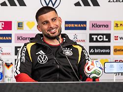 deniz undav ges fussball pressekonferenz der deutschen fussball nationalmannschaft in winston salem 12 06
