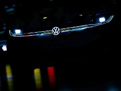 der volkswagen id polo steht bei der weltpremiere vor beginn der internationalen automobil ausstellung iaa mobility auf der buehne