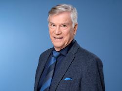 exclusive der schauspieler jochen busse aufgenommen am rande der mdr talkshow riverboat am 12 03 2021 in leipzig