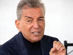 eine ausladung des publizisten michel friedman von einer veranstaltung in mv ist anlass fuer kritik